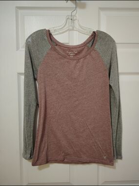 American Eagle Soft Raglan Long-Sleeve Top in Mauve and Heather Gray
